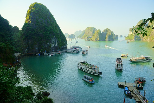 blue waters vietnam-halong-bay