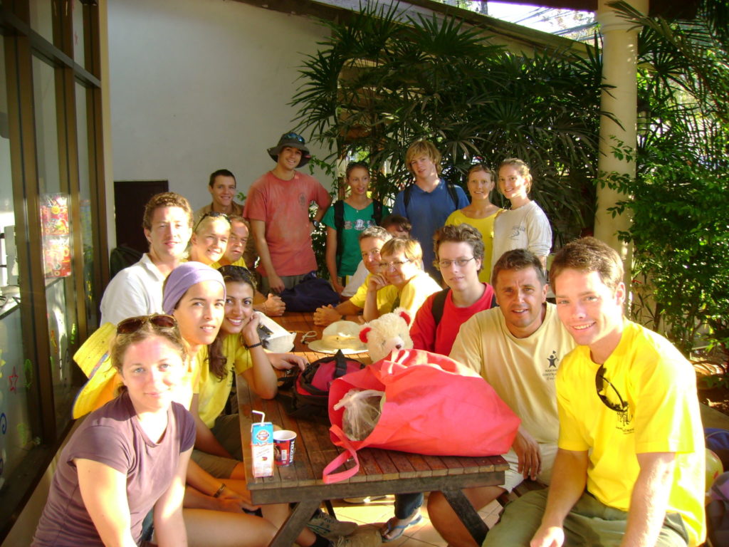 construction volunteer crew thailand