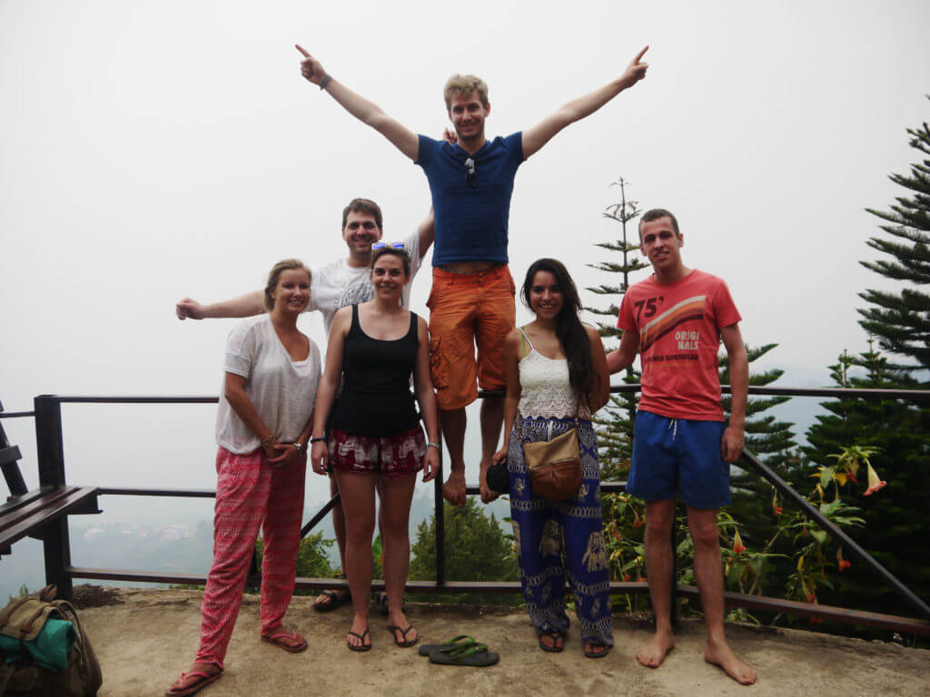 volunteers on a gap year in thailand