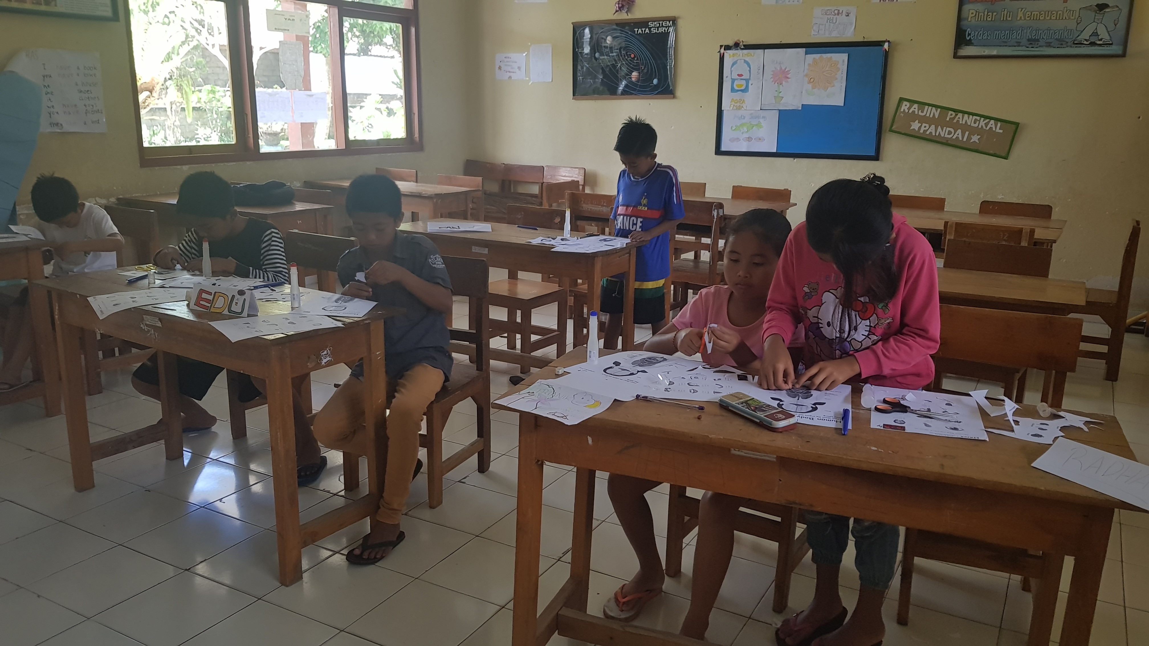 Bali Children in classroom