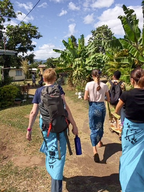 IVI volunteers in fiji