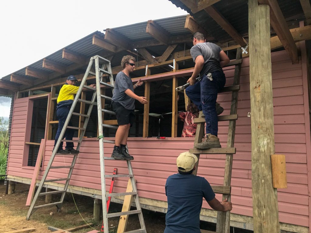 IVI volunteer at Fiji remote building project