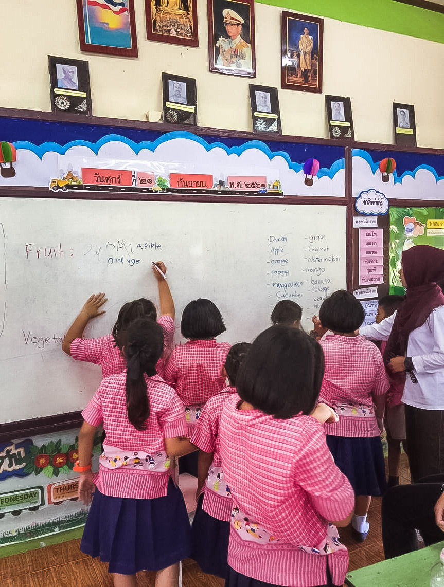 primary school children in Thailand