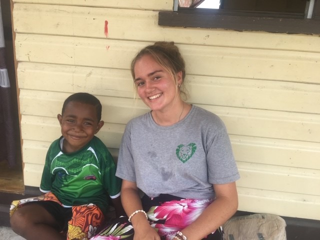 volunteer teaching Fiji with IVI