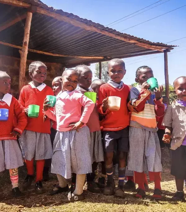 group-of-kindergaten-kids-with-thier-plastic-drink-cups-2