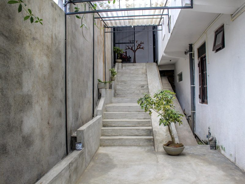 stairs to the ground floor from outside (Kandy)