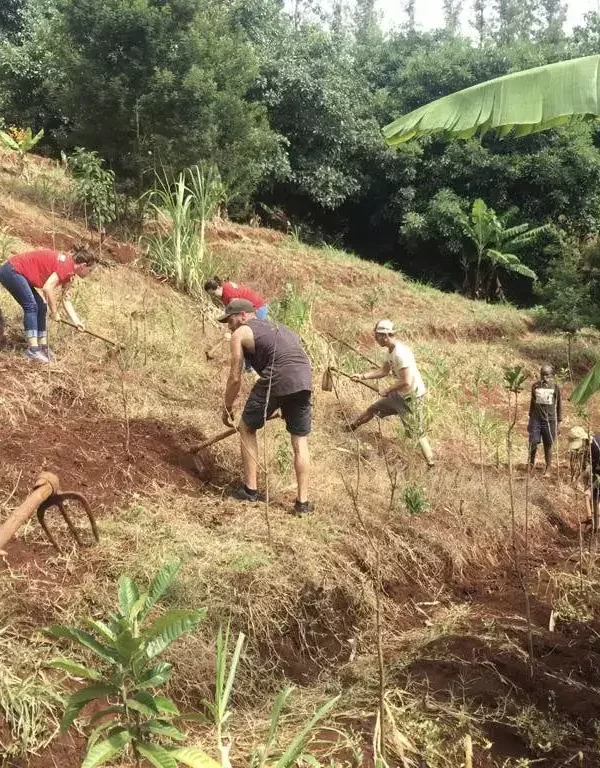 Participants-working-in-the-local-farm-min