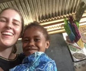 Jasmin-Pickett-Vanuatu-teaching-