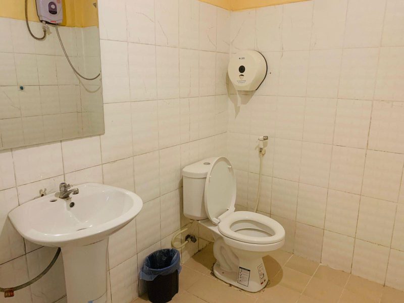 laos toilet