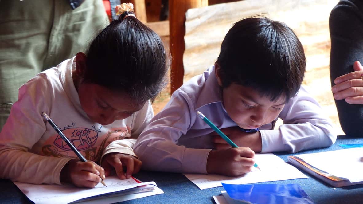 kindy-kids-writing