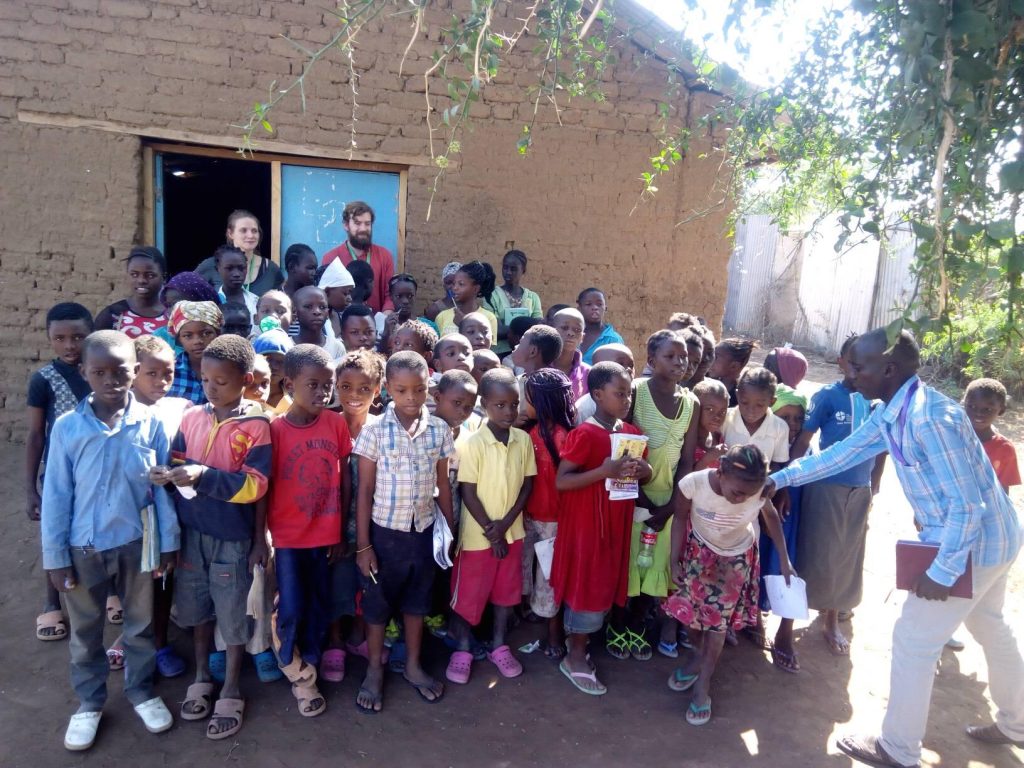 kids at the refugee camp in kenya