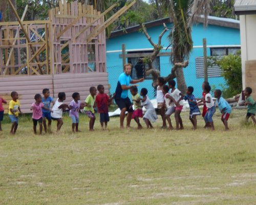 school kids playing games