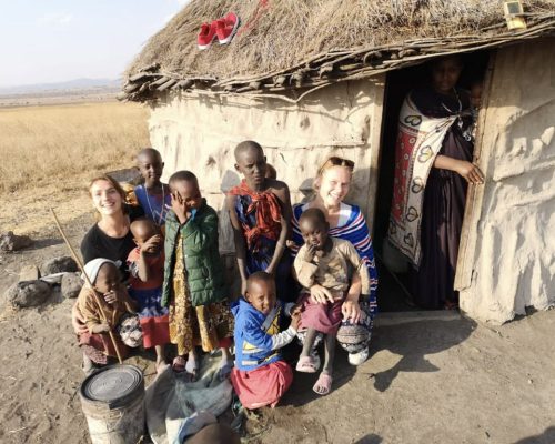 Group photo with the Maasai kids and IVI volunteers