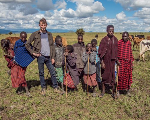 Group photo with Maasai people (3)-2