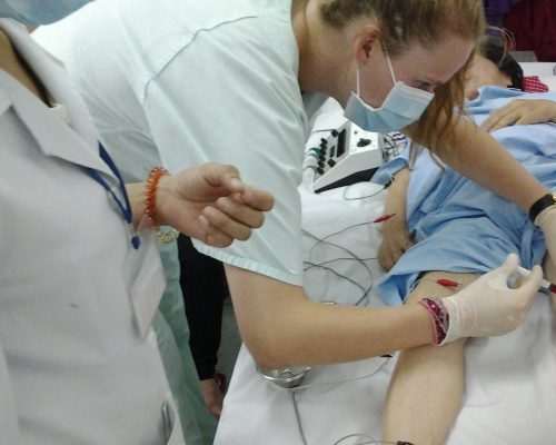 _Injecting a patient