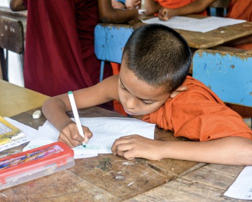 _Kandy Teaching Monks