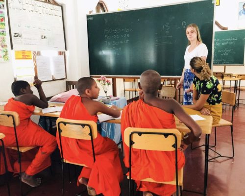 _Kandy Teaching Monks