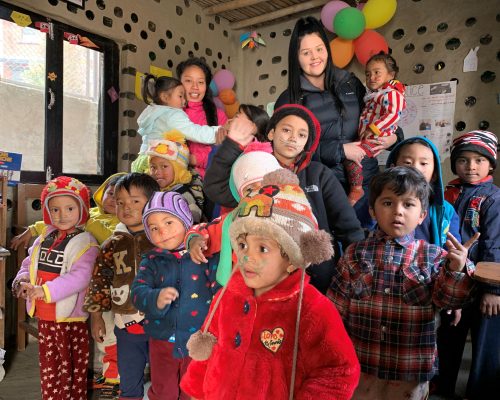 Kindergarten volunteering nepal Taylor with IVI