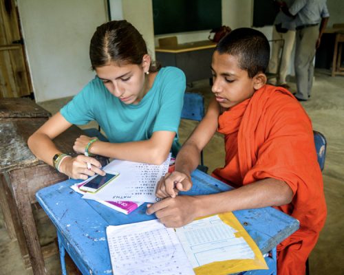 _Participant teaching novice monk