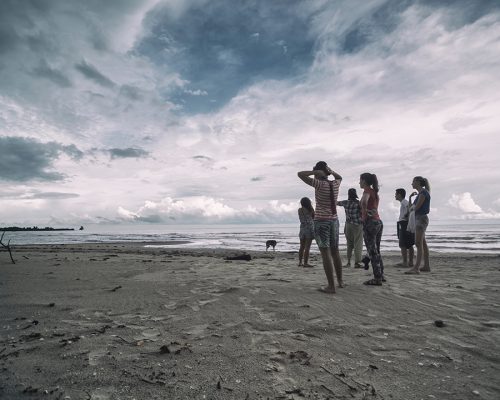 volunteers on beach in Philippines