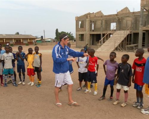 Sports coaching in Ghana with IVI volunteers