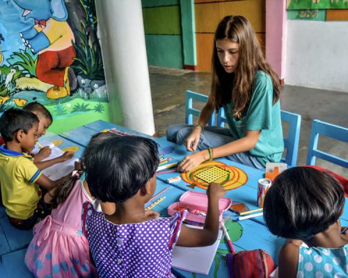 Sri Lanka kindergarten Teaching volunteering with IVI