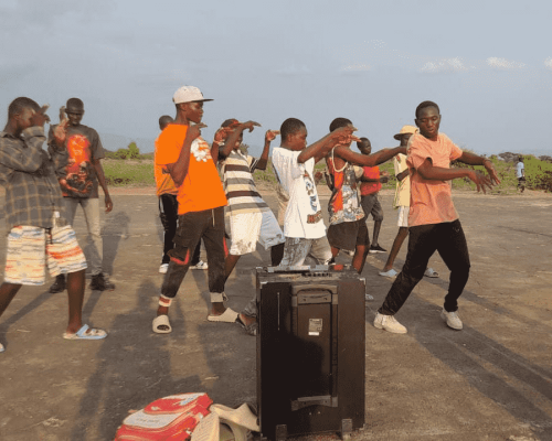 dance-at-refugee-camp-kenya